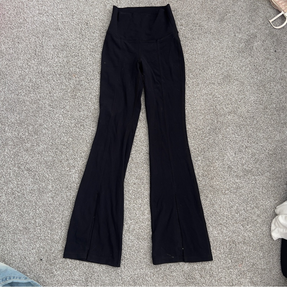 Aritzia tna flare leggings